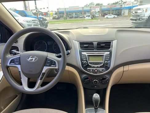 Used 2013 Hyundai Accent GLS w/ Premium Pkg FWD image 12