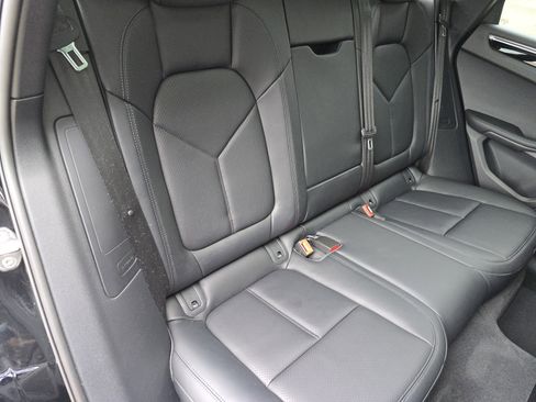 Certified 2025 Porsche Macan image 23