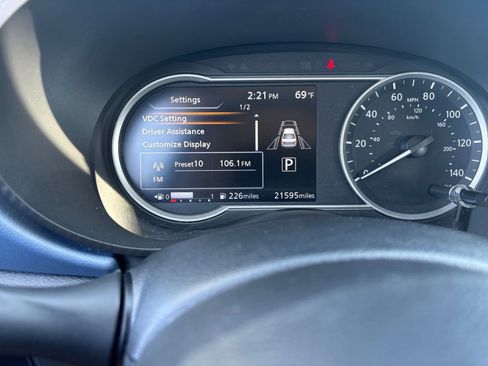 Used 2025 Nissan Versa SV image 40