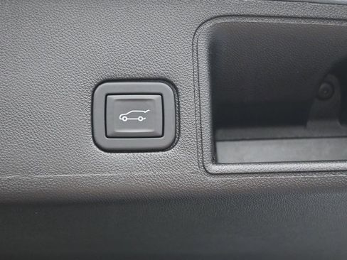 Used 2024 GMC Terrain SLT AWD/4WD image 26