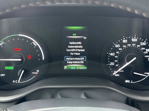 Used 2024 Toyota Sienna XLE Woodland Edition image 20