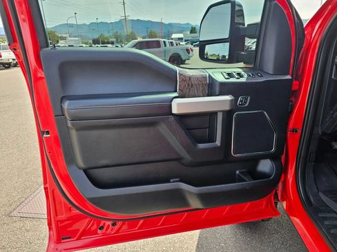 Used 2017 Ford F250 Lariat w/ Lariat Ultimate Package AWD/4WD image 16