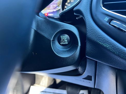 Used 2020 Jeep Compass Latitude w/ Cold Weather Group image 12