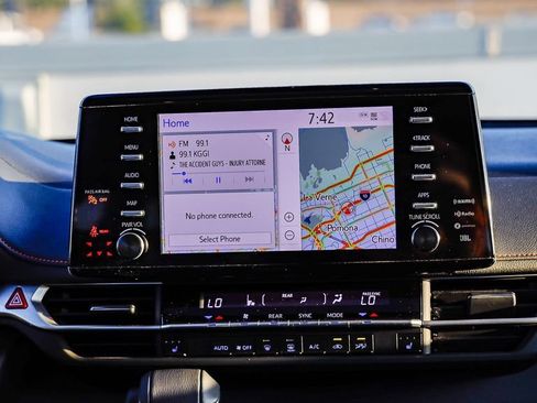 Used 2024 Toyota Sienna XSE w/ XSE Plus Package image 17