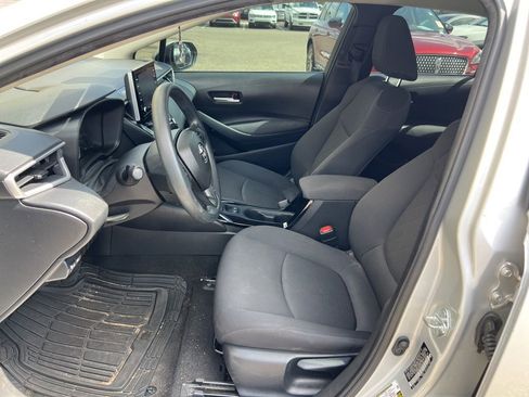 Used 2021 Toyota Corolla LE FWD image 5