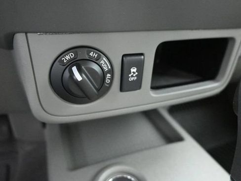 Used 2021 Nissan Frontier SV AWD/4WD image 17