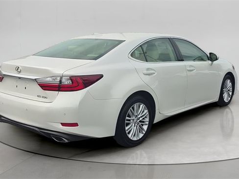 Used 2017 Lexus ES 350 w/ Premium Package image 6