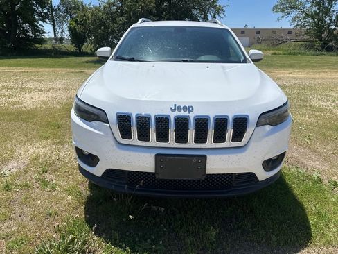 Used 2019 Jeep Cherokee Latitude w/ Cold Weather Group AWD/4WD image 19