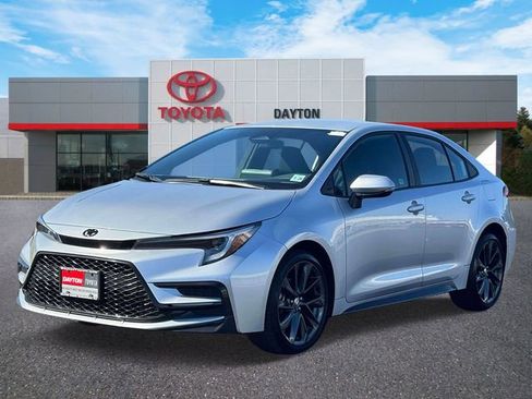 Used 2023 Toyota Corolla SE FWD image 2