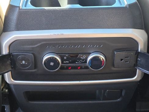 Used 2024 Ford Expedition Limited AWD/4WD image 22
