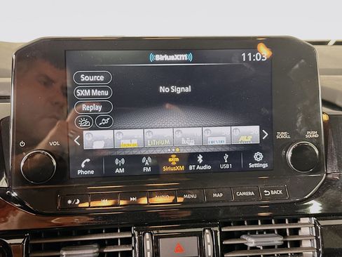 Used 2025 Nissan Pathfinder SL AWD/4WD image 21