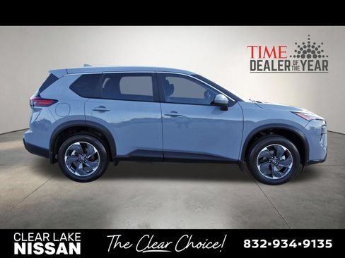 Certified 2026 Nissan Rogue SV FWD image 8