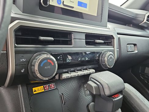 Certified 2025 Toyota 4Runner 4WD image 19