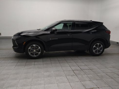 Used 2025 Chevrolet Blazer LT FWD image 2