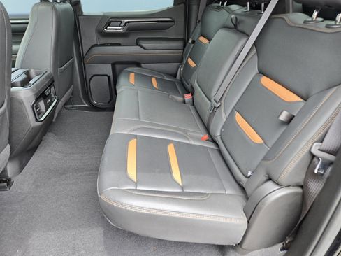 Used 2023 GMC Sierra 1500 AT4 w/ Technology Package AWD/4WD image 18