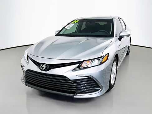 Used 2024 Toyota Camry LE w/ Convenience Package FWD image 10