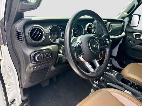 Used 2022 Jeep Wrangler Unlimited Sahara w/ Cold Weather Group AWD/4WD image 10