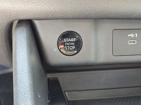 Certified 2025 Nissan Rogue SV FWD image 28