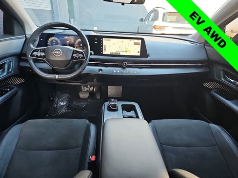 Used 2023 Nissan Ariya AWD image 14