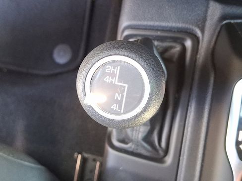 Used 2021 Jeep Wrangler Sport image 28