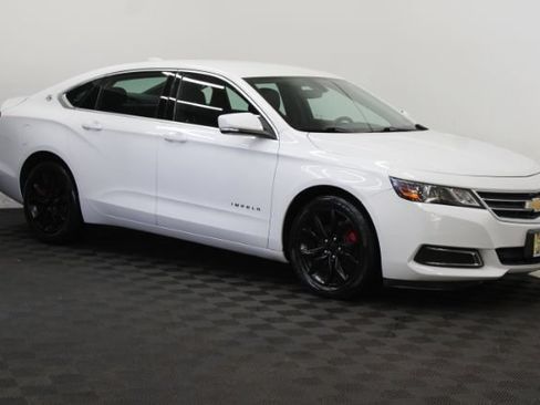 Used 2017 Chevrolet Impala LT FWD image 3