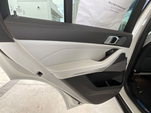 New 2026 BMW X5 sDrive40i image 23