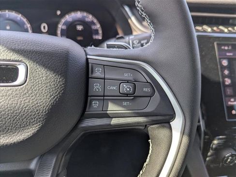 New 2025 Jeep Grand Cherokee Laredo X w/ Luxury Tech Group I image 14