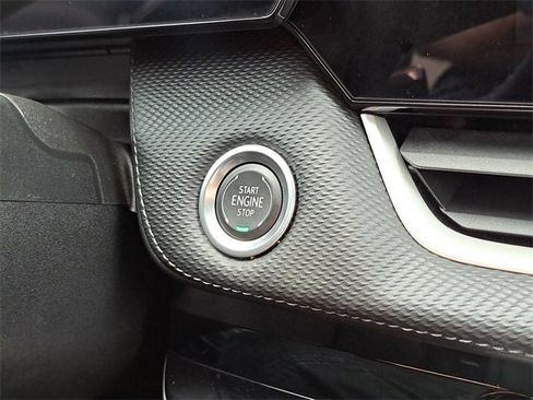 Used 2025 Chevrolet Equinox LT image 24