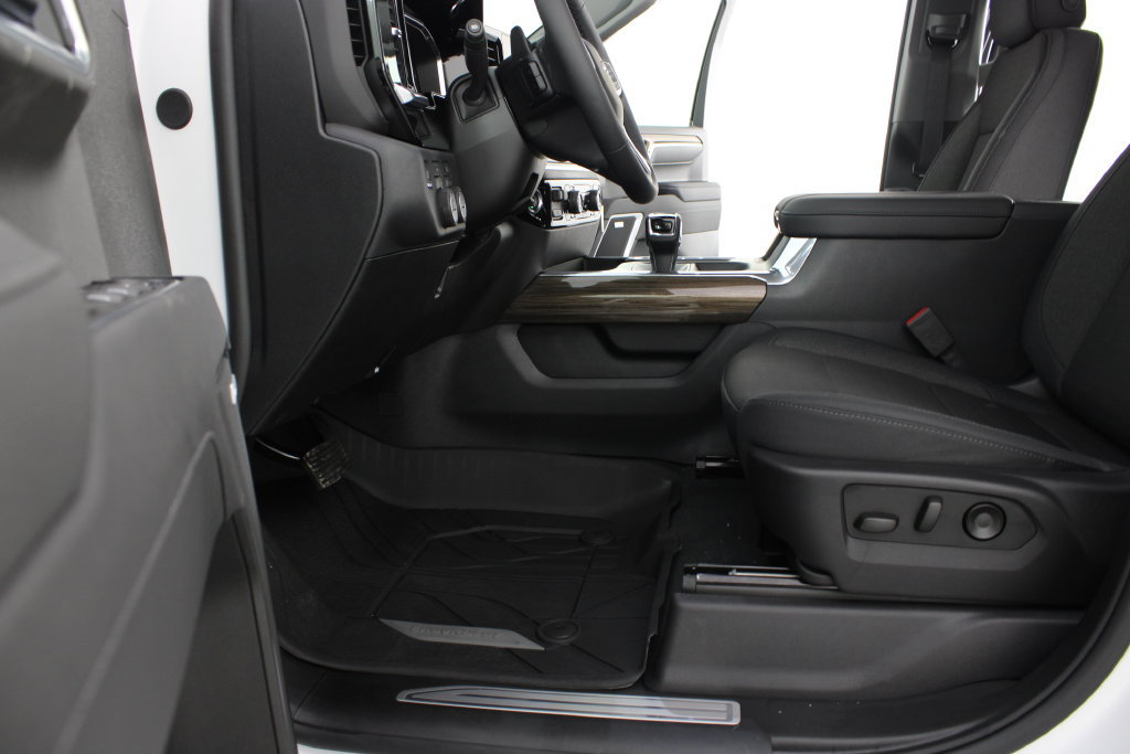 New 2026 Chevrolet Silverado 1500 RST w/ Redline Edition AWD/4WD image 16