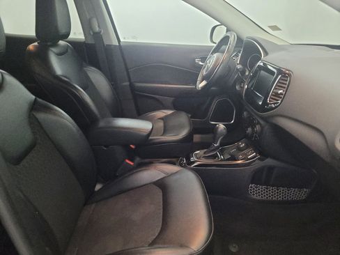 Used 2018 Jeep Compass Latitude w/ Popular Equipment Group AWD/4WD image 21