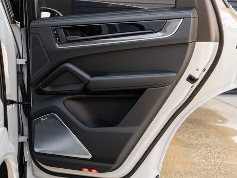 New 2025 Porsche Cayenne Turbo image 94
