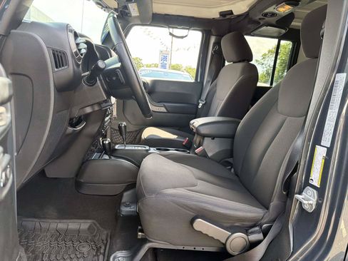 Used 2018 Jeep Wrangler Unlimited Sport S AWD/4WD image 11