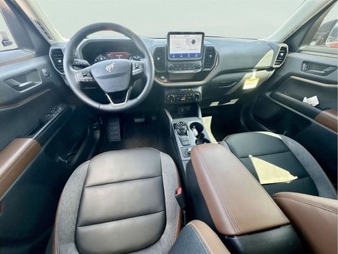 Used 2024 Ford Bronco Sport Outer Banks w/ Tech Package AWD/4WD image 11