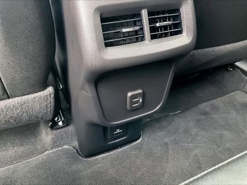 Used 2023 Chevrolet Equinox RS w/ RS Leather Package AWD/4WD image 26