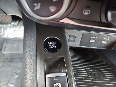 Used 2025 Nissan Kicks SV image 19