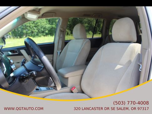 Used 2011 Toyota Highlander 2WD w/ Tech Pkg image 12