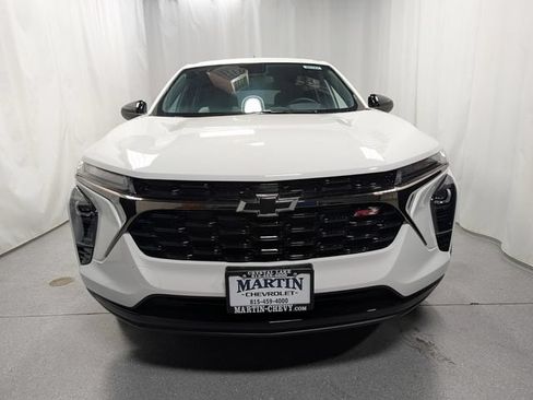 New 2026 Chevrolet Trax RS w/ Sunroof Package FWD image 8