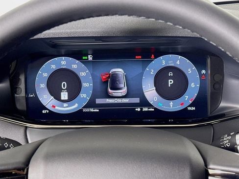 Used 2026 Land Rover Range Rover Evoque S image 13