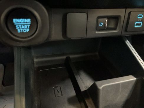 Used 2023 Ford Maverick Lariat w/ Lariat Luxury Package image 19