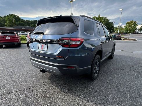 Used 2026 Honda Pilot TrailSport image 4