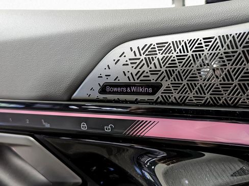 New 2026 BMW 550e xDrive image 9