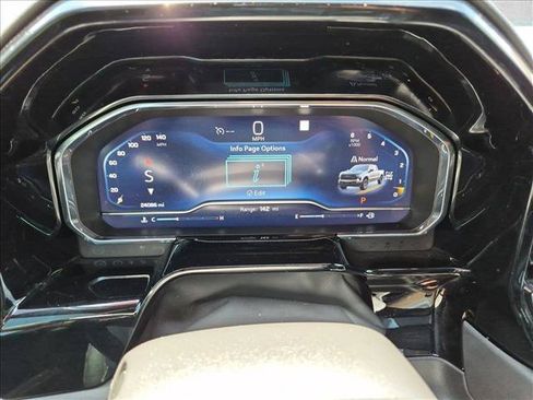 Used 2022 Chevrolet Silverado 1500 LT Trail Boss w/ LT Trail Boss Premium Package AWD/4WD image 10