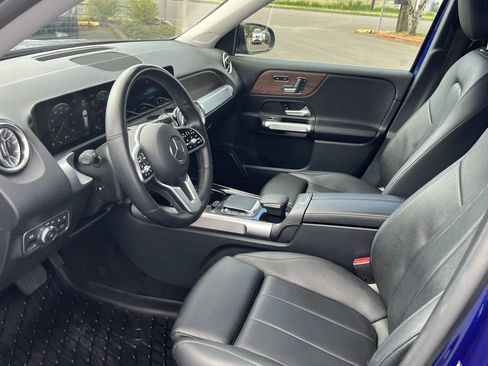 Used 2022 Mercedes-Benz GLB 250 4MATIC w/ Premium Package Lite image 11