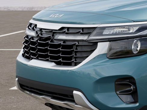 New 2025 Kia Seltos S image 12