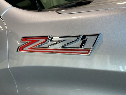 Used 2022 Chevrolet Silverado 1500 LT AWD/4WD image 8