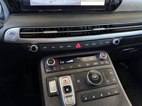 Used 2024 Hyundai Palisade Limited FWD image 27