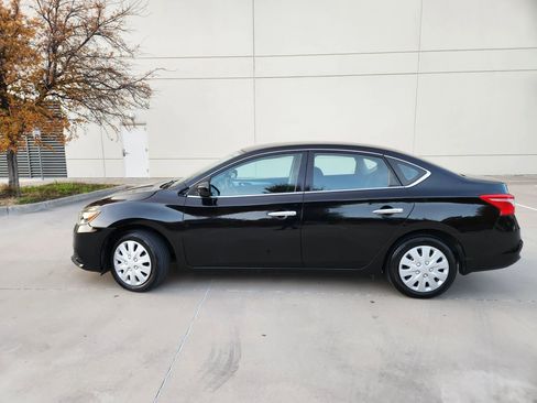 Used 2018 Nissan Sentra S image 11