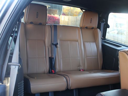 Used 2014 Lincoln Navigator 2WD w/ Equipment Group 101A image 38