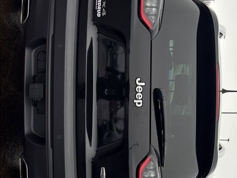 Used 2021 Jeep Cherokee Latitude Lux w/ Trailer Tow Group image 7