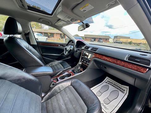 Used 2013 Volkswagen Passat 2.5 SEL Premium image 19
